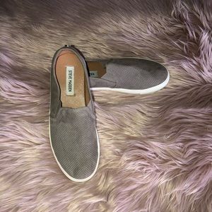 Steve Madden taupe slip on sneakers